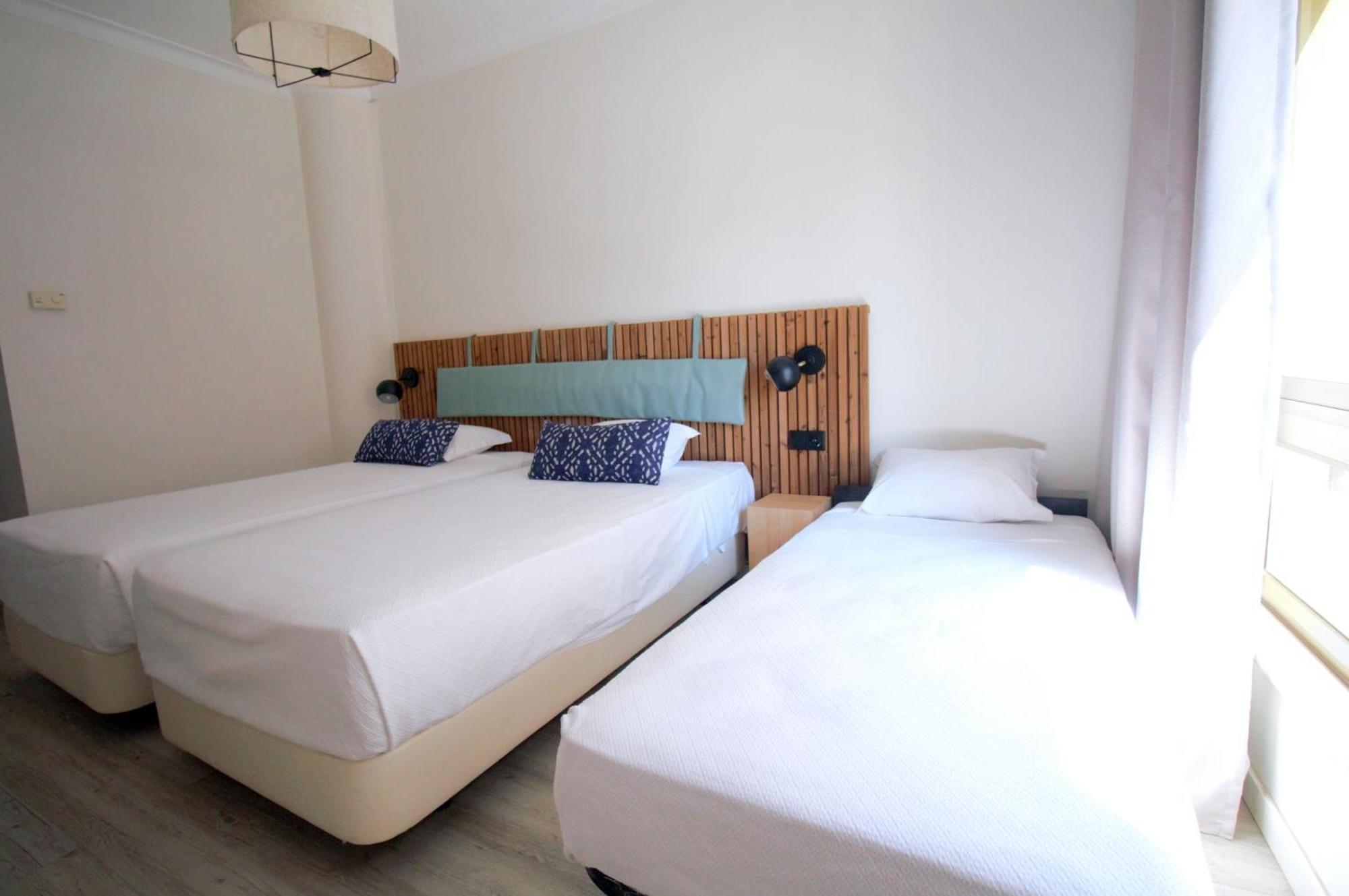 Wot Costa Da Caparica Hotel ภายนอก รูปภาพ